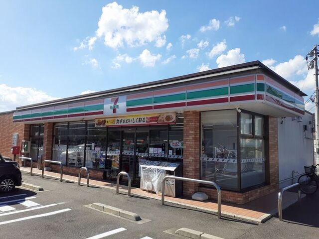 コンビニ　セブンイレブンさん（コンビニ）まで1500m
