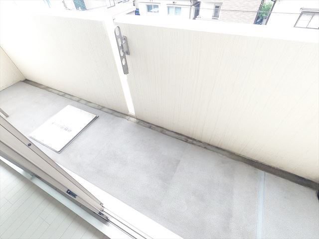 バルコニー　南向きで日当りの良いバルコニー