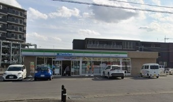 コンビニ　ファミリーマート つくば萱丸店（コンビニ）まで582m
