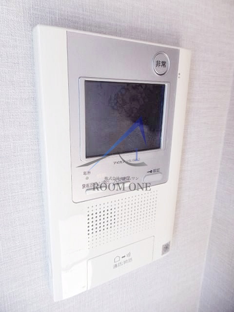 セキュリティ　モニター付きインターホンです。