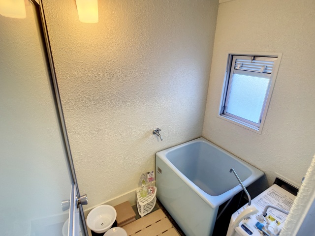 バス・シャワールーム　掲載写真は空室の別部屋を掲載しております。実際のお部屋と仕様