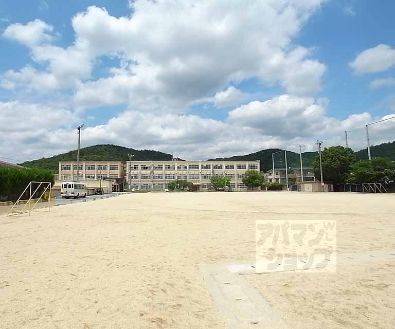 小学校　上賀茂小学校（小学校）まで531m