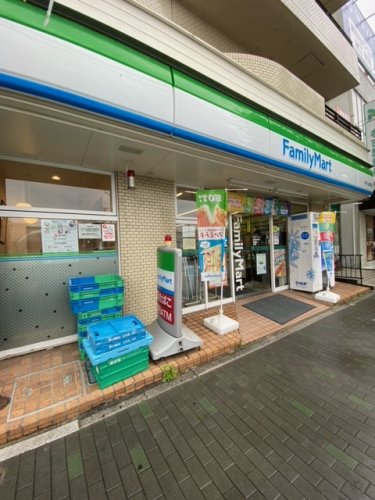 コンビニ　ファミリーマート 新守山駅前店（コンビニ）まで661m