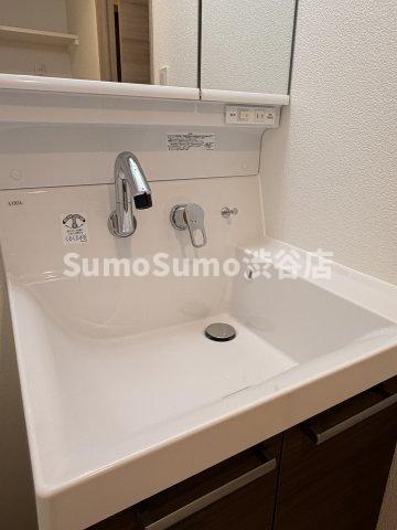 洗面設備　使いやすい洗面所です
