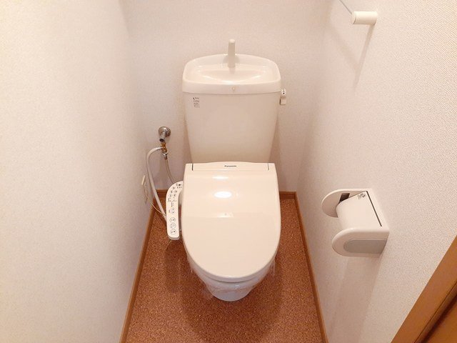 トイレ　落ち着いたトイレです
