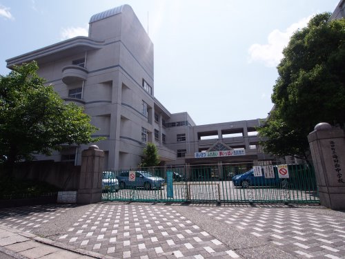 中学校　海田町立海田西中学校（中学校）まで400m