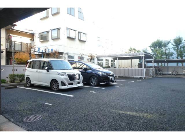 駐車場　駐車場