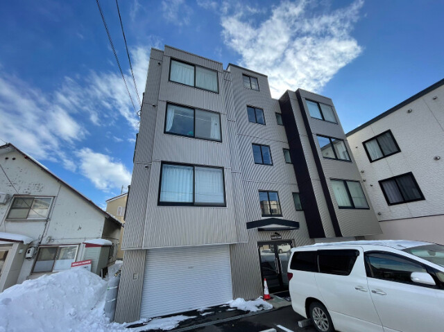 建物外観　札幌市北区北２８条西「ＣｏｍｆｙＮ２８」