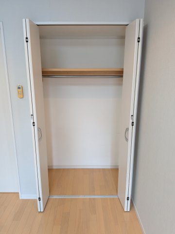 収納　お洋服もたくさんしまえます