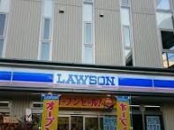 コンビニ　ローソン江東住吉大門通店（コンビニ）まで215m