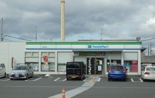 コンビニ　ファミリーマート 高田市場店（コンビニ）まで804m