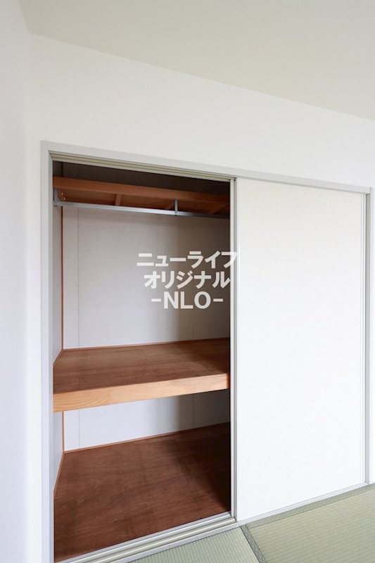 収納　お洋服の収納に便利なハンガーパイプ付き♪