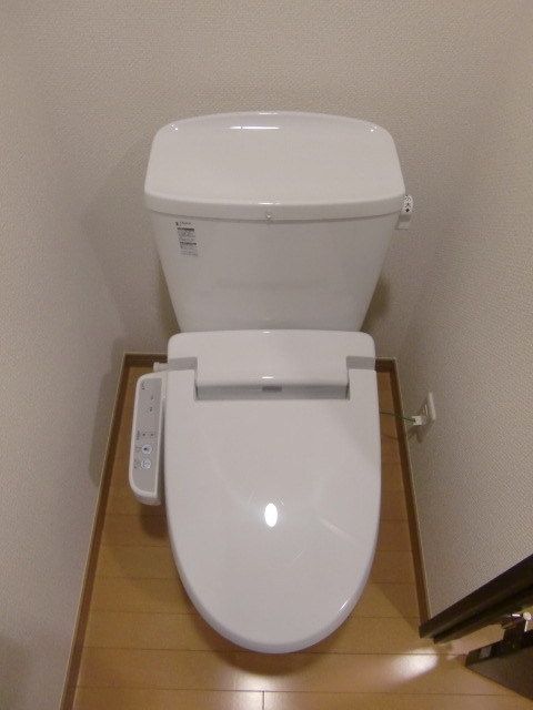 トイレ　ウォシュレット付トイレ。
