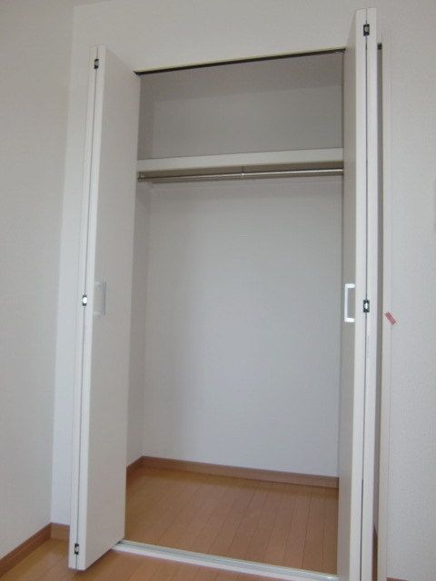 収納　収納力のあるクローゼットです。