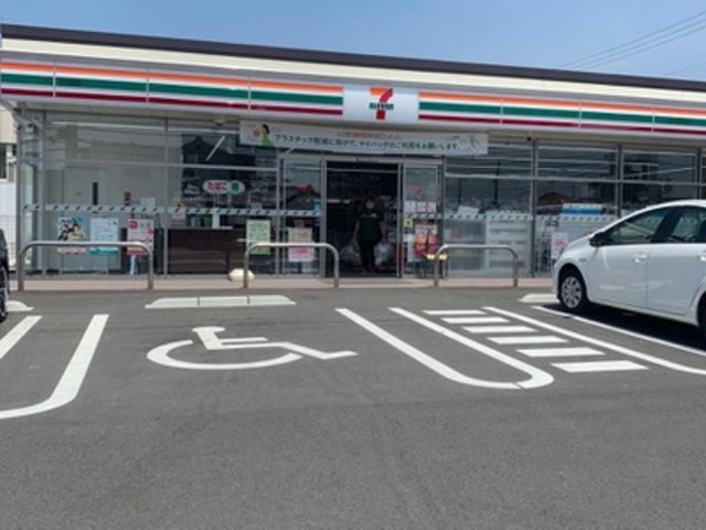 コンビニ　セブンイレブン岸和田土生町8丁目店（コンビニ）まで675m