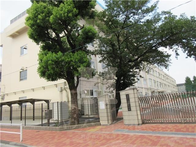 中学校　板橋区立西台中学校（中学校）まで605m