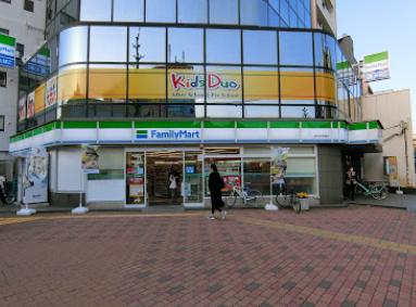 コンビニ　ファミリーマート 高円寺陸橋店（コンビニ）まで133m