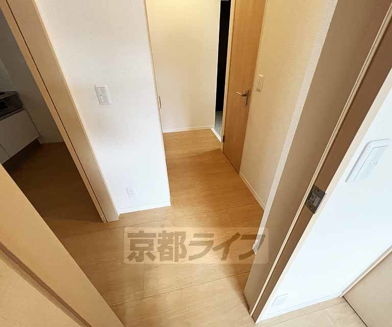その他部屋・スペース　玄関からすぐ各部に入れます。