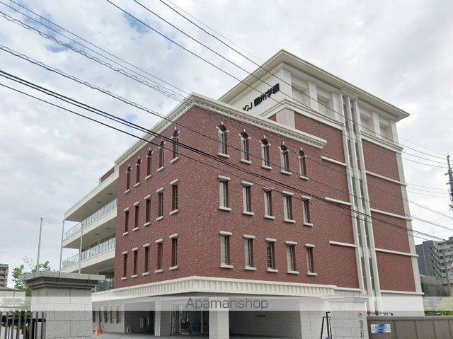 高校・高専　ＡＩＣＪ中・高等学校（高校・高専）まで662m