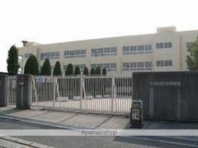 小学校　茨木市立穂積小学校（小学校）まで475m