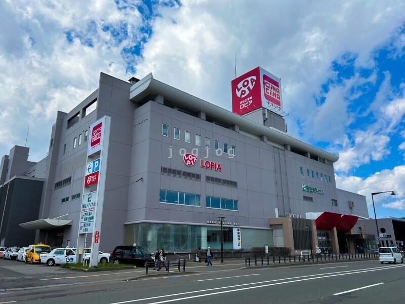 ショッピングセンター　CiiNA　CiiNA福住（ショッピングセンター）まで372m