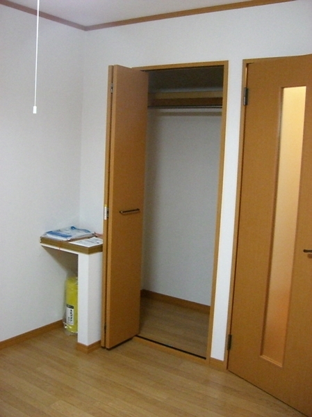 トイレ　白を基調にした空間で清潔感のあるトイレです♪
