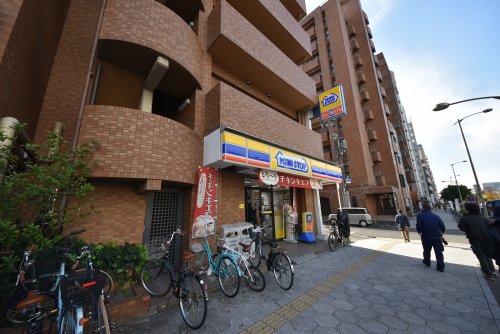 コンビニ　ミニストップ北堀江2丁目（コンビニ）まで167m