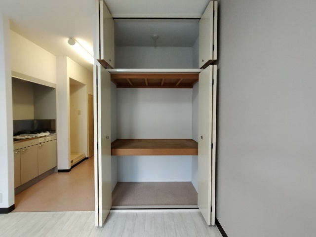 収納　別部屋の写真を掲載してます。