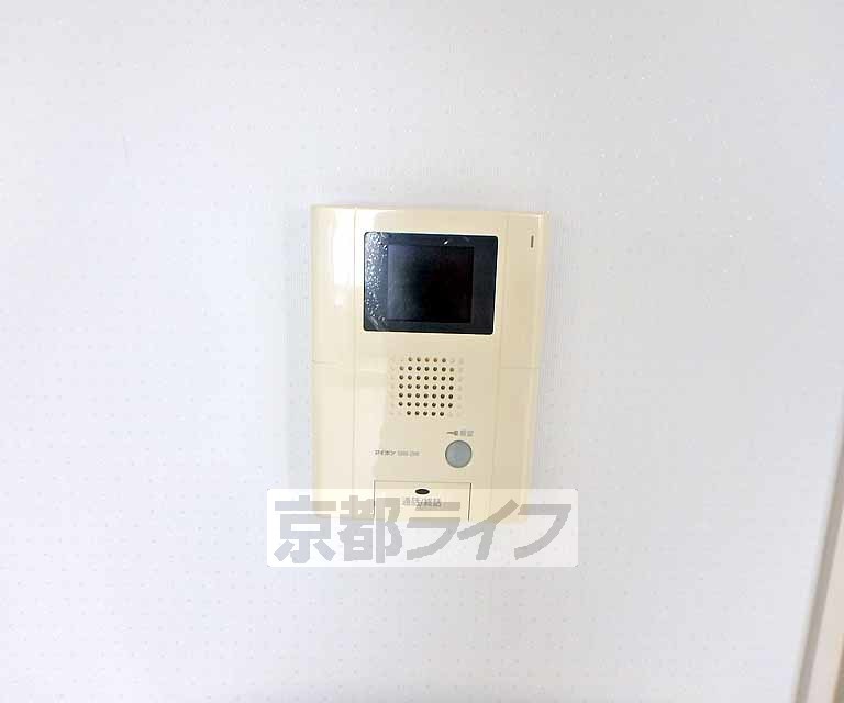 セキュリティ　鍵をかけたまま訪問者と会話ができます