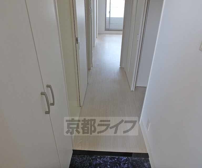 その他部屋・スペース　玄関から廊下にかけて