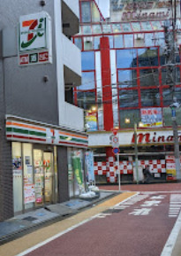 コンビニ　セブンイレブン 学芸大学駅西口店（コンビニ）まで133m