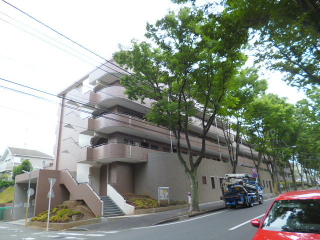 エントランス　藤が丘駅からの道のり良好夜道も安心の住環境です