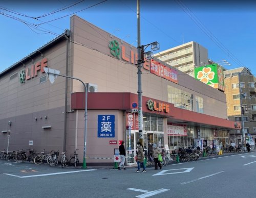 スーパー　ライフ 大国町店（スーパー）まで588m