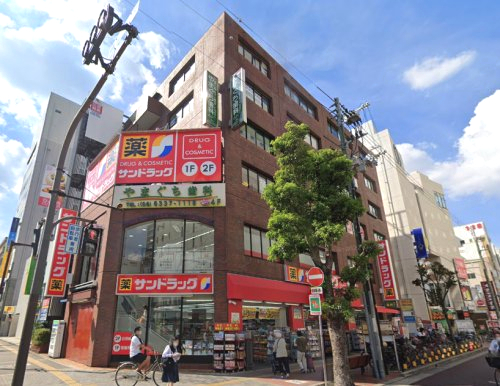ドラックストア　サンドラッグ江坂駅前店（ドラッグストア）まで108m