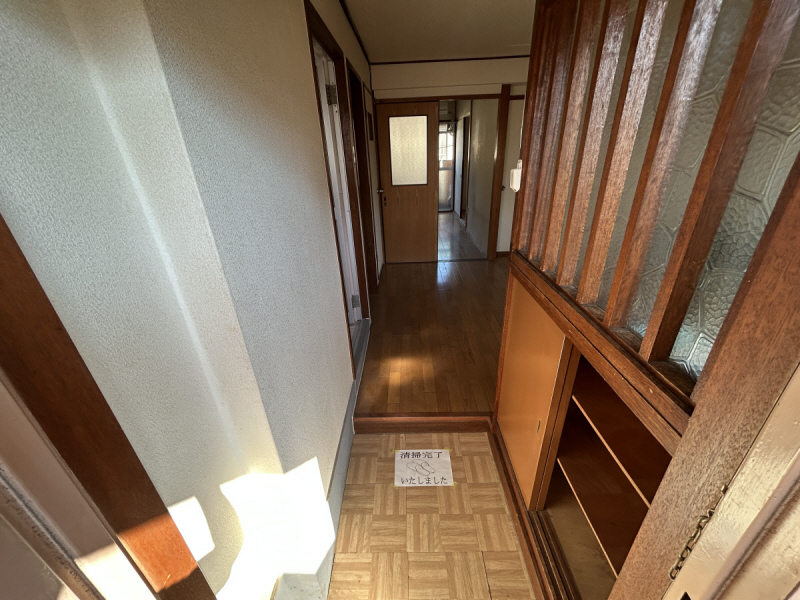 山陽新幹線 西明石駅 徒歩6分 3階建 築52年の玄関写真