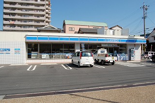 コンビニ　ローソン 四日市中部（コンビニ）まで384m