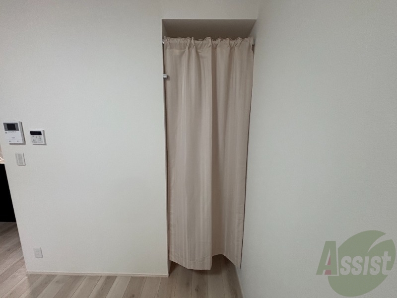 収納　収納は扉ではないので軽い力でスッと開けることができます