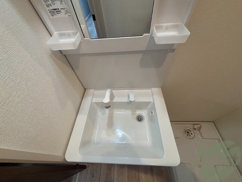 洗面設備　忙しい朝の味方、独立洗面台があるのは嬉しいですね。