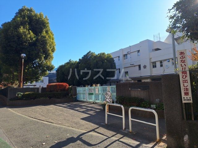 小学校　調布市立国領小学校（小学校）まで727m