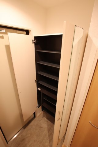 収納　シューズボックス
