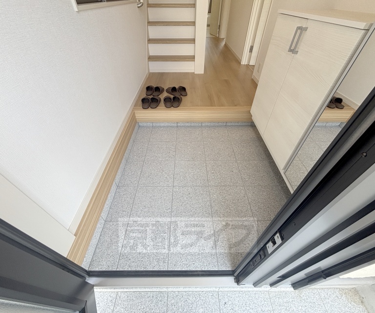 阪急京都線 西山天王山駅 徒歩11分 2階建 築1年の玄関写真