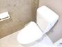 トイレ　落ち着いた色調のトイレです