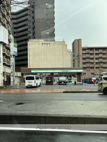 コンビニ　ファミリーマート小倉片野四丁目店（コンビニ）まで878m