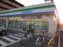 コンビニ　ファミリーマート築地口駅店（コンビニ）まで730m