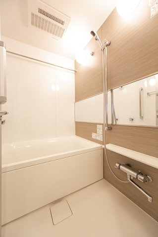 バス・シャワールーム　※写真は同タイプ住戸です。