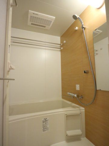 バス・シャワールーム　落ち着いた空間のお風呂です