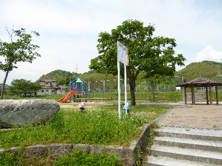 公園　【長尾高野中央公園】（公園）まで492m