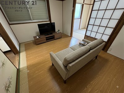 居室・リビング　画像中の家具はAIにより配置加工しているため、付属しません