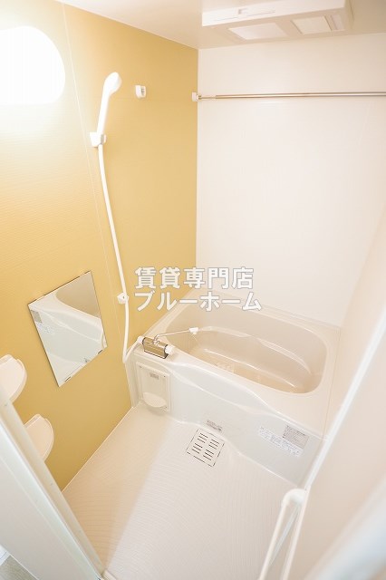 バス・シャワールーム　浴室乾燥機付きのお風呂です！
