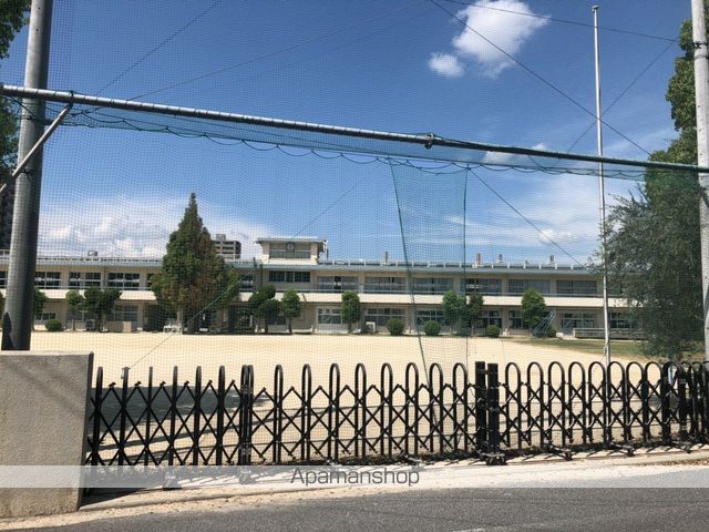 小学校　倉敷市立倉敷東小学校（小学校）まで509m